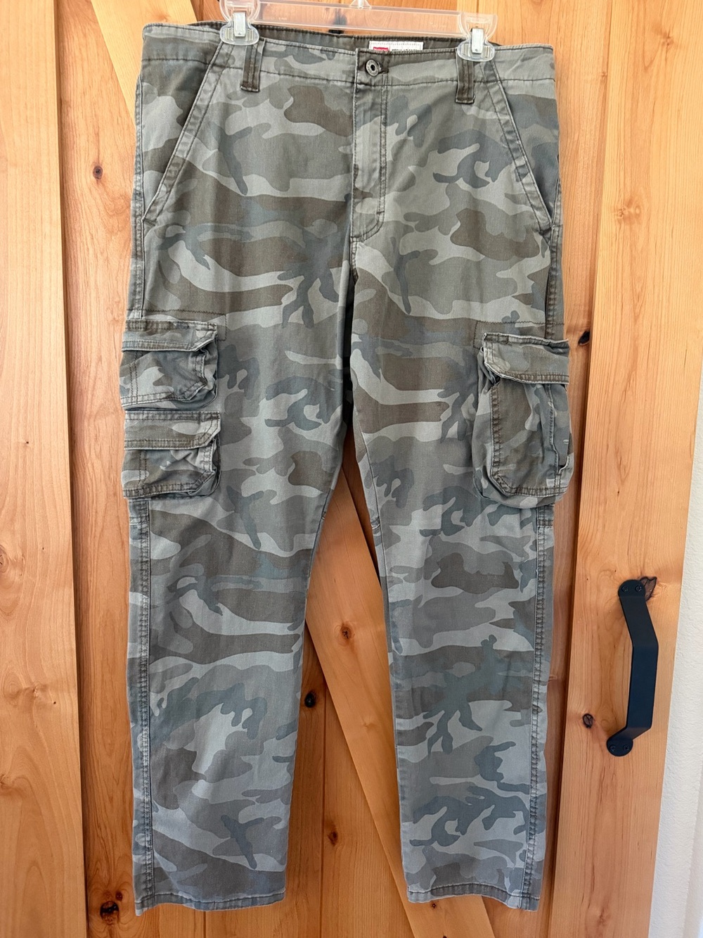 Wrangler Camo Cargo Pants Men’s Regular Taper Utility Y2K Style, 36/32